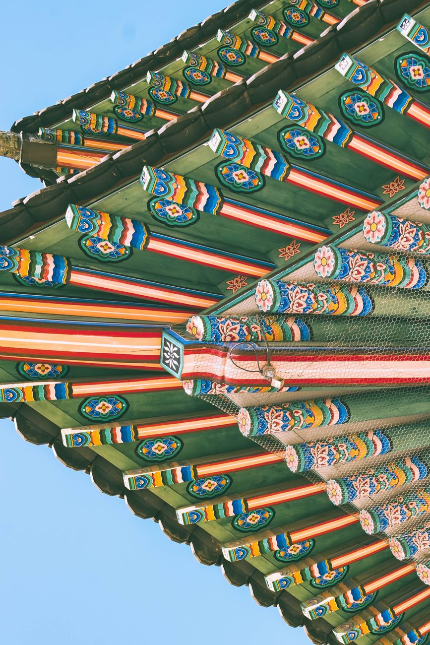 colorful traditional korean architecture in seoul