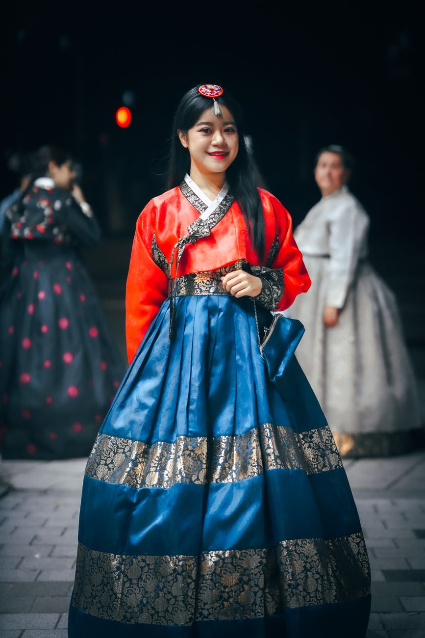 traditional hanbok fashion in seoul